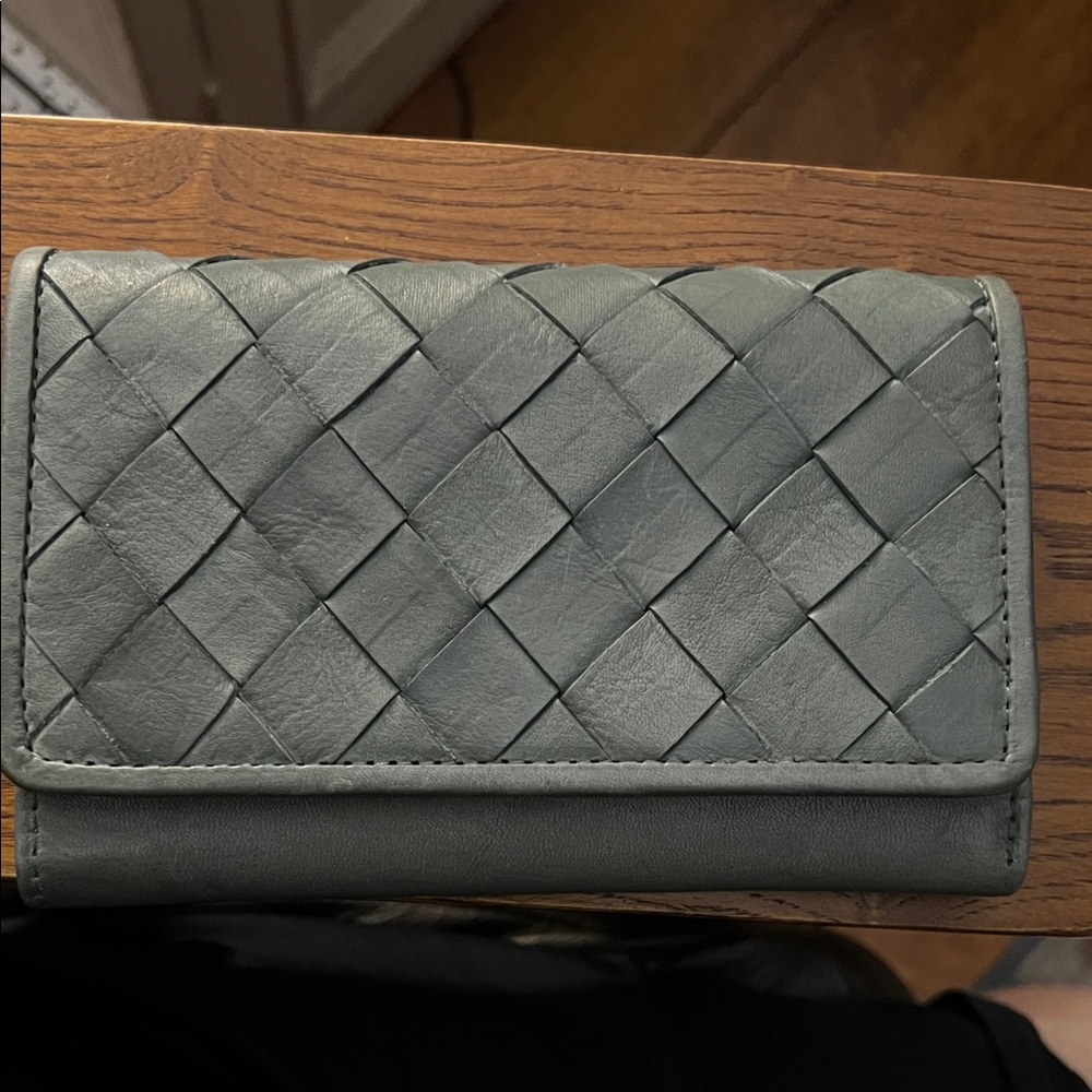 Elegant Green Woven Leather Wallet - never used.